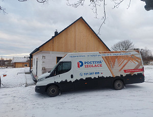 Zateplení stropu novostavby rodinného domu pomocí foukané izolace